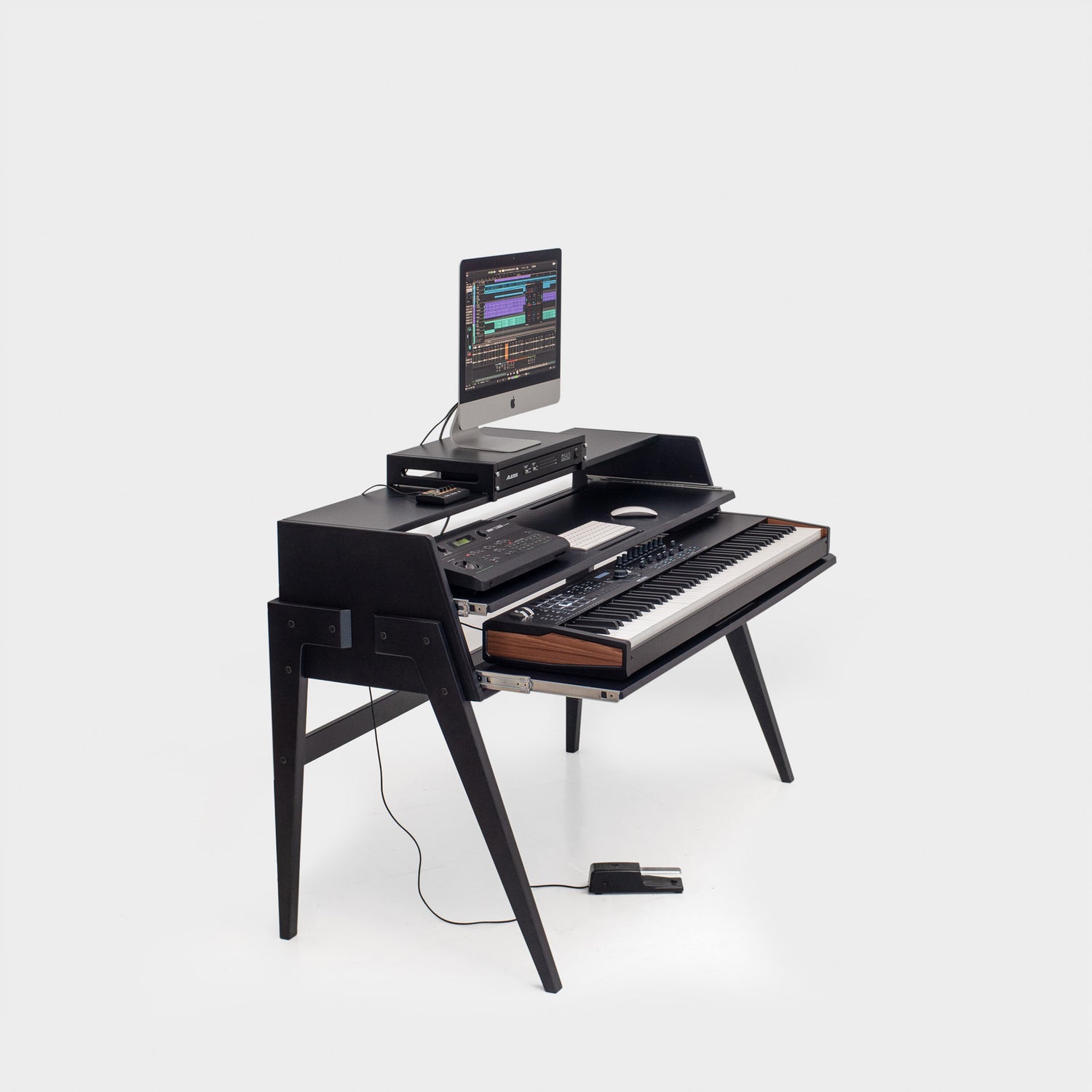 Compact 88 studio desk in black
