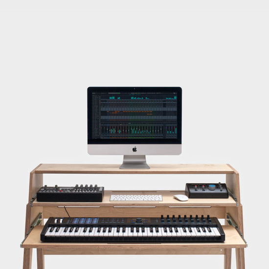 samenvoegen Verkleuren Certificaat Small studio desk with dual keyboard trays inspired by Mid Century style –  audiohousing